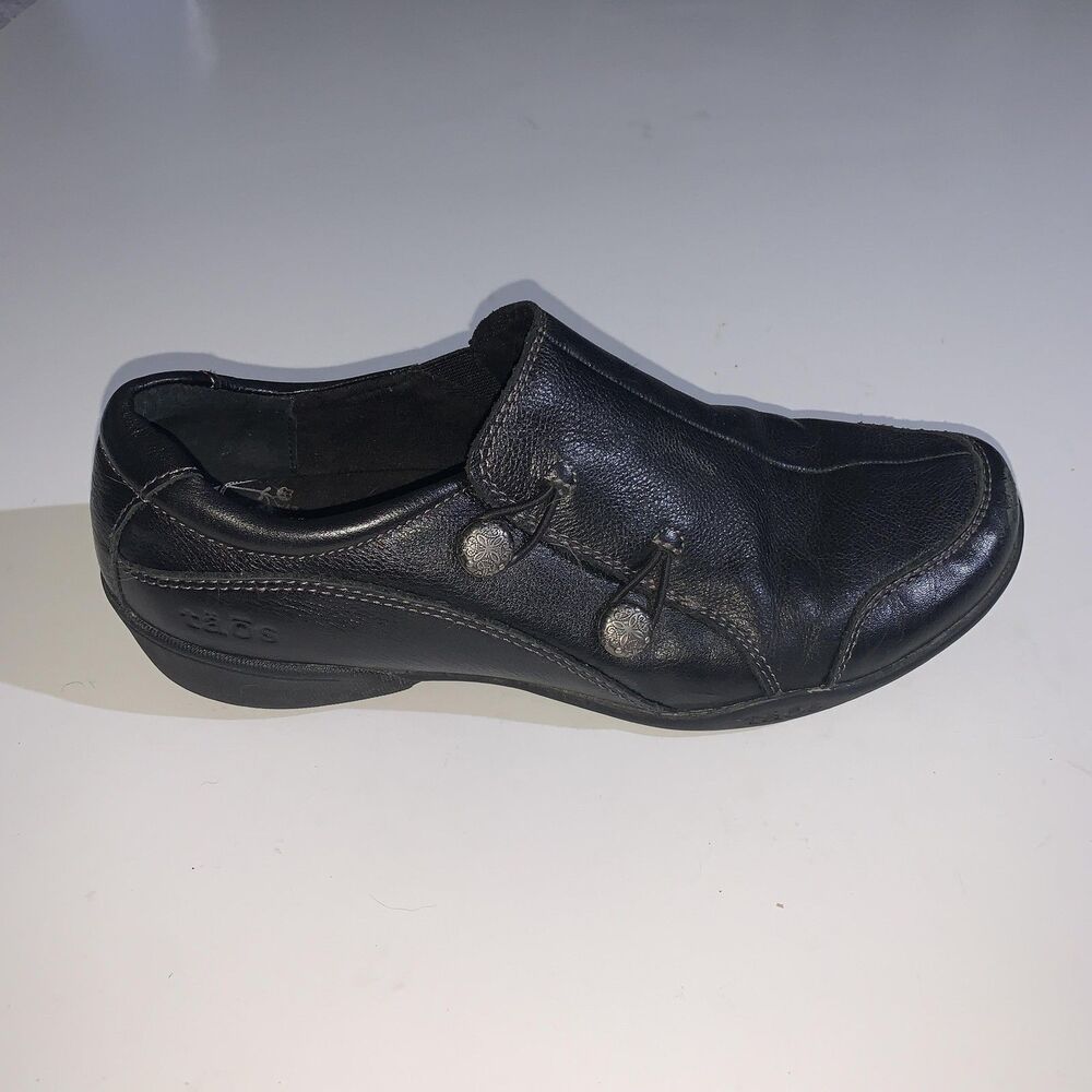 Taos Encore Shoes Womens 8.5 Black Leather Button Detail Slip On Comfort Casual - Picture 2 of 10